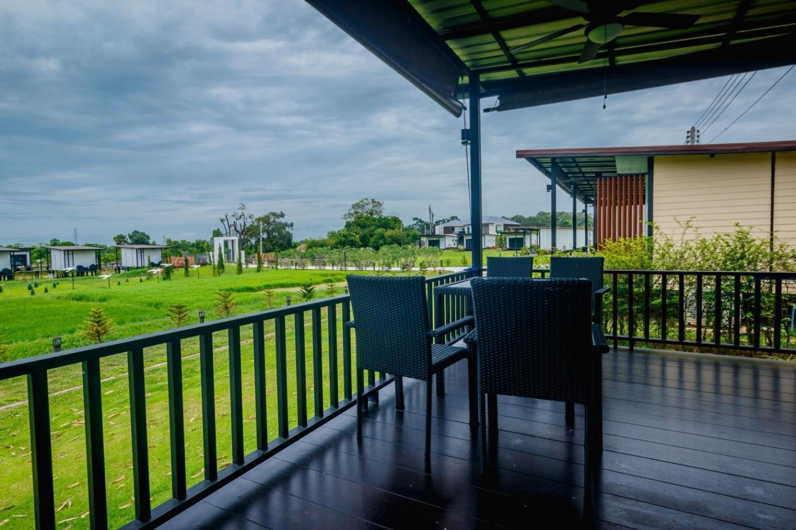 Mae On Village Resort Roi Et Buitenkant foto